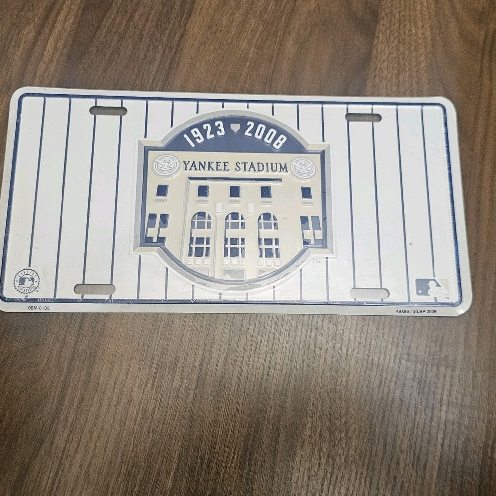 MLB Yankees Stadium Metal‎ License Plate